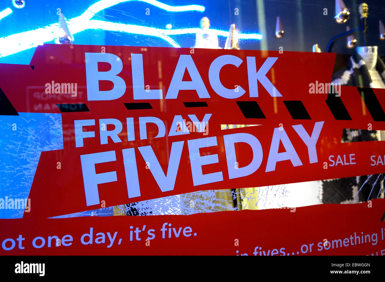 Schwarzer Freitag Verkauf Zeichen im Fenster eines Store, Vancouver, BC, Kanada Stockfoto