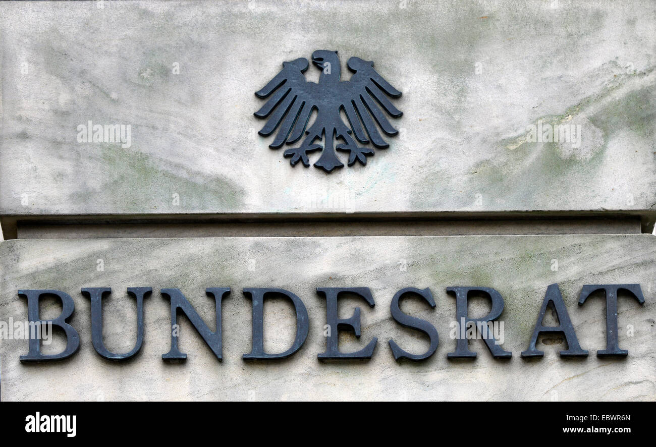 Schriftzug Auf Dem Haupttor Bundesrat Bundesrat Berlin Berlin Deutschland Stockfotografie Alamy