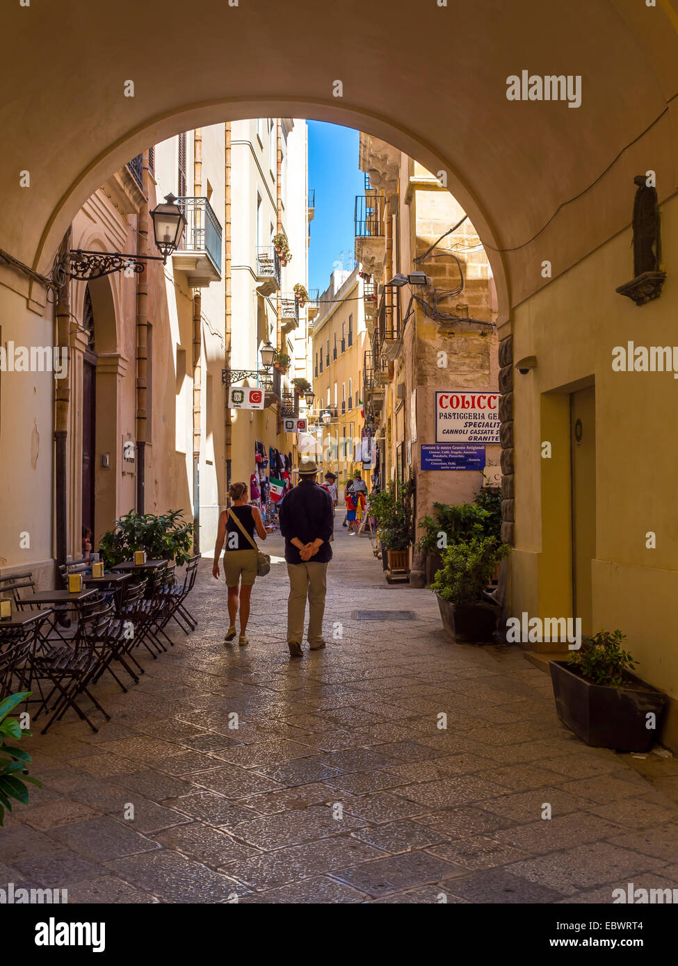 Gasse in der alten Stadt, Trapani, Provinz Trapani, Sizilien, Italien Stockfoto