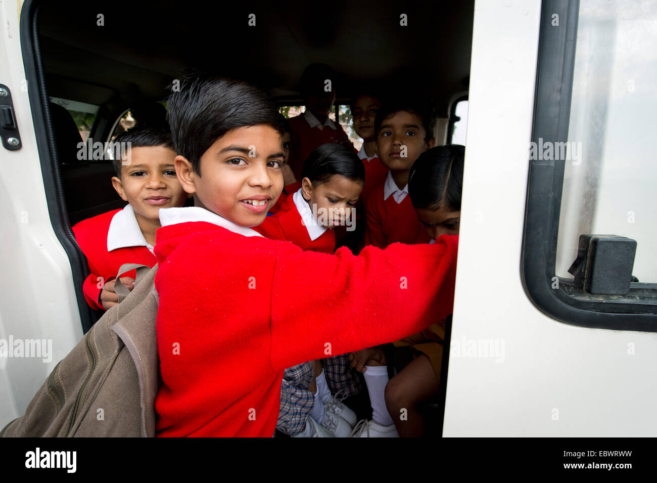 Schüler in Schuluniformen, Chittorgarh, Rajasthan, Indien Stockfoto
