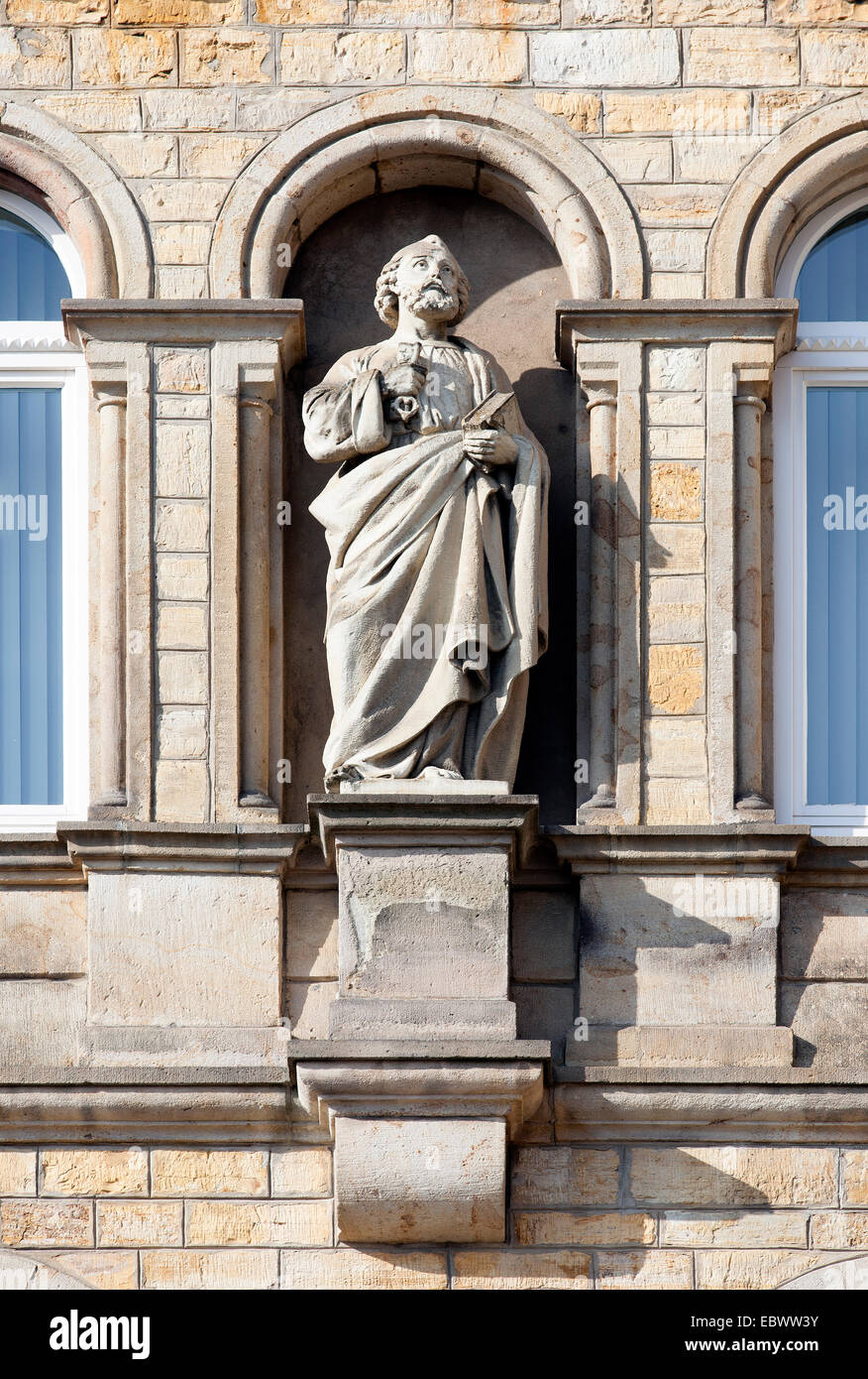 Saint-Statue am Priesterseminar, Osnabrück, Niedersachsen, Deutschland Stockfoto