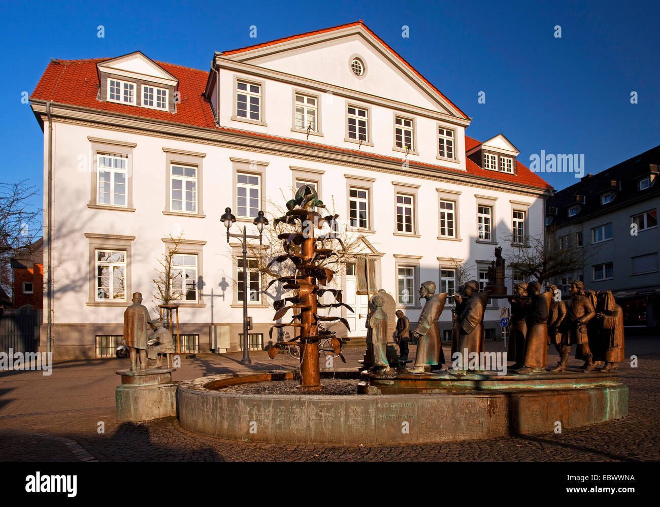 Brunnen auf dem Marktplatz der historischen alten Stadt Werl, Deutschland, Nordrhein-Westfalen, Werl Stockfoto
