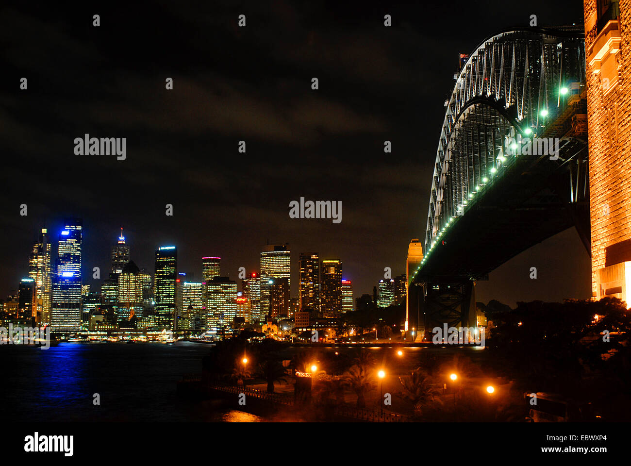 Harbour Bridge und die Skyline bei Nacht, Australien, New South Wales, Sydney Stockfoto