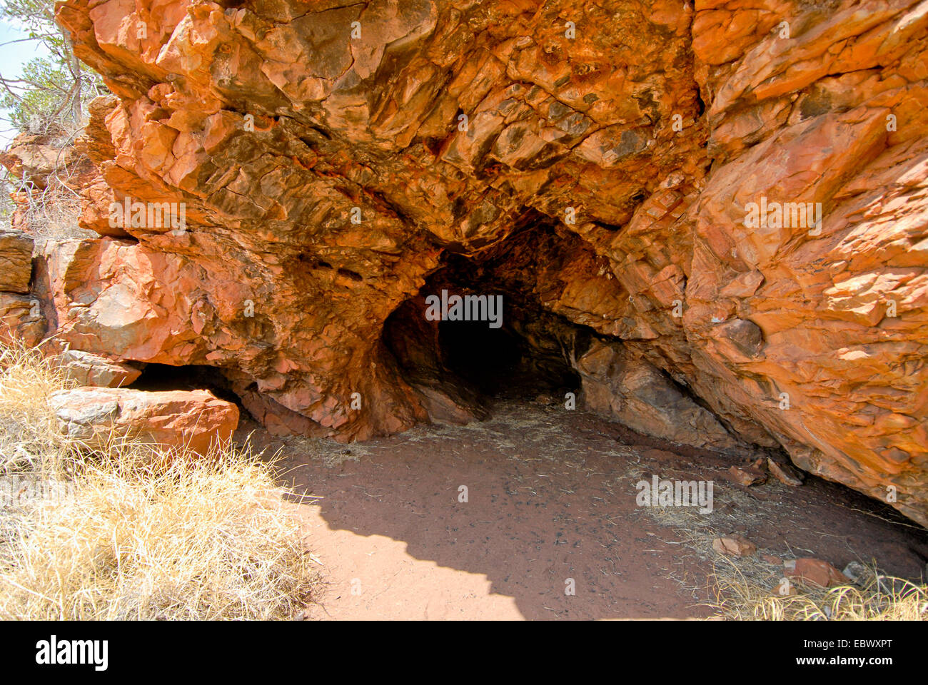 Lasseters Höhle an der Great Central Road, Australien Stockfoto