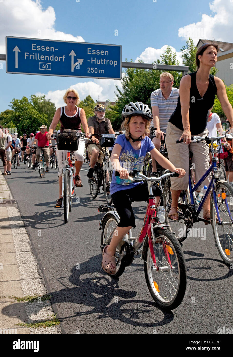 Biker auf der Veranstaltung "Still-Leben Ruhrschnellweg" auf der Autobahn A 40, Essen, Ruhrgebiet, Nordrhein-Westfalen, Deutschland Stockfoto