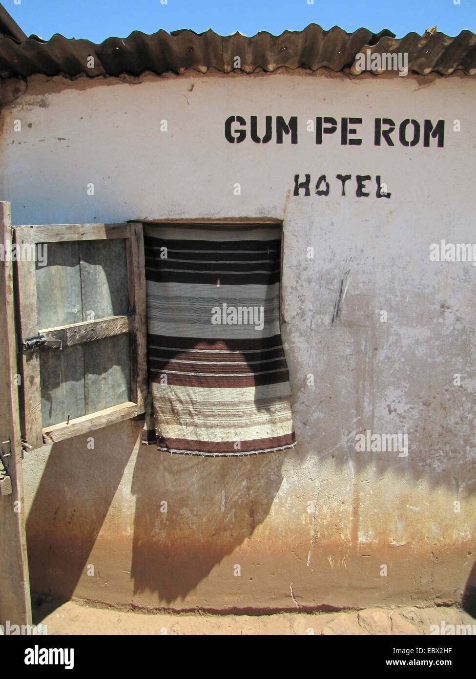 einfaches Hotel in einem Flüchtlingslager für intern Vertriebene in Nord-Uganda um Gulu Gulu, Uganda, Stockfoto