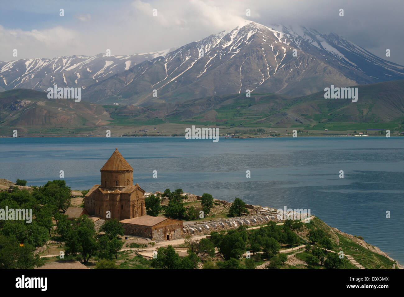 Blick vom Van-See mit der armenischen Kirche, Türkei, Ostanatolien, Akdamar Insel Akdamar Stockfoto