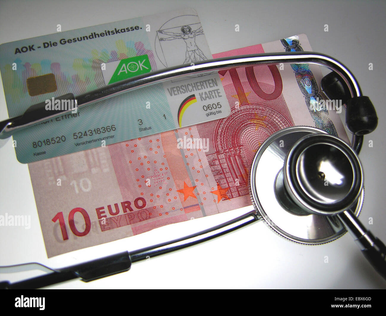 Symbol des Patienten Beitrag bei Arzt, Euro-Schein und Stethoskop Stockfoto