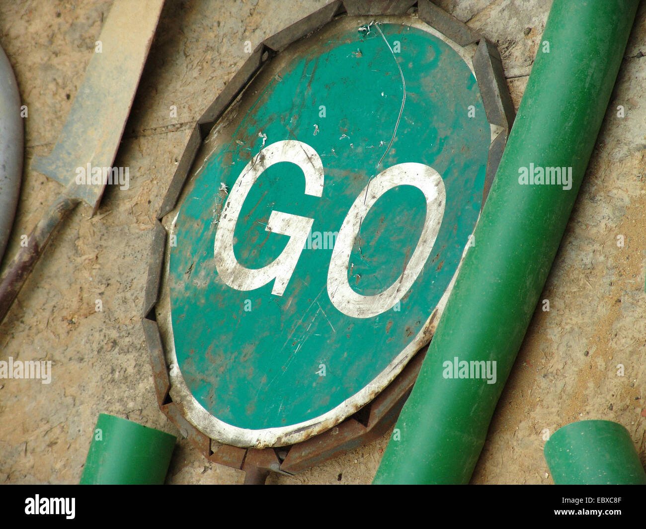 grüne Board mit der Bezeichnung "GO" Stockfoto