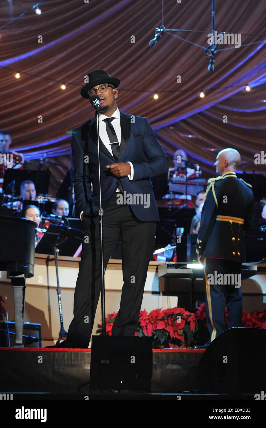 Sänger Ne-Yo Führt Während Der Beleuchtung Von Der National Christmas Tree  Auf Der Ellipse 4. Dezember 2014 In Washington, Dc. Die Weiße Haus Baum  Beleuchtung Ist Eine Tradition, Die Bis 1923 Stockfotografie - Alamy