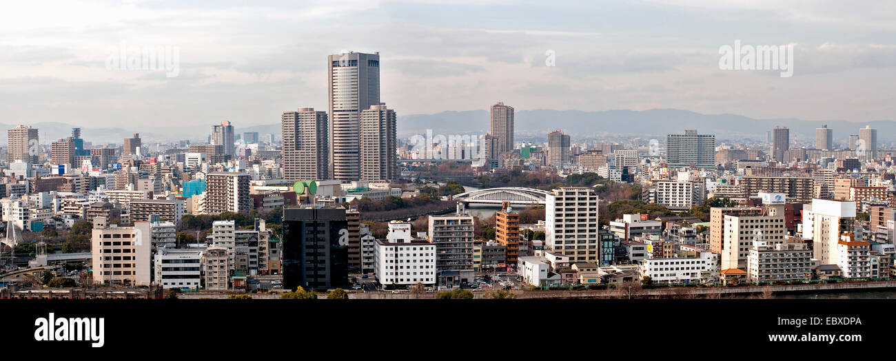 Teil der Osaka Skyline von der Burg Ōsaka, Osaka aus gesehen Stockfoto