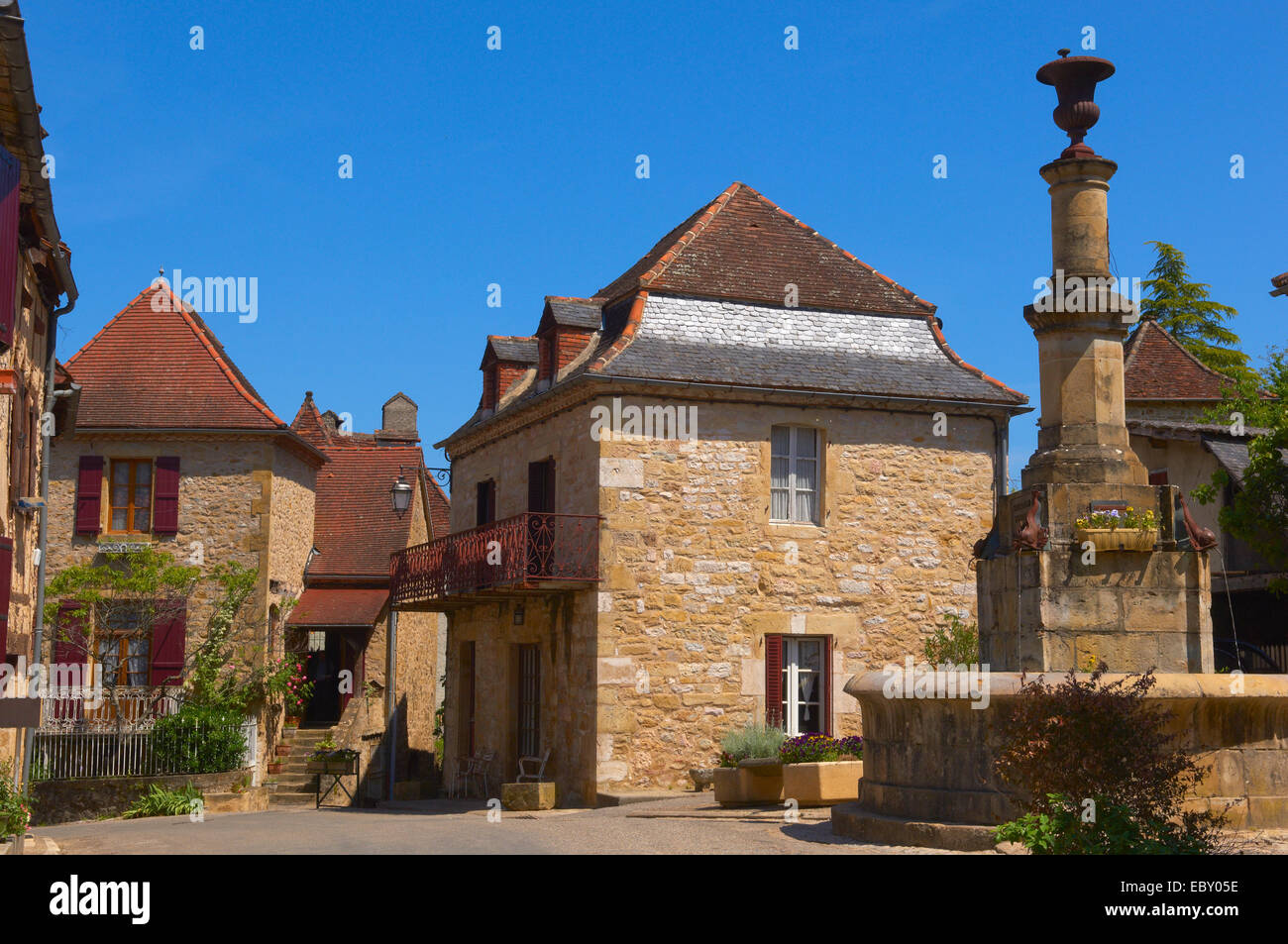 Stadtbild, Autoire, gekennzeichnet als Les Plus Beaux Dörfer de France oder die schönsten Dörfer Frankreichs Stockfoto