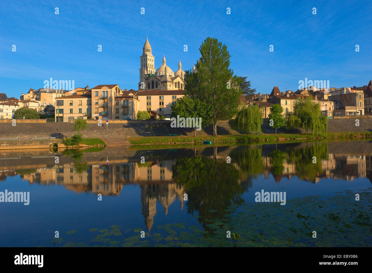 Kathedrale Saint-Front, World Heritage Site der Strecken von Santiago de Compostela in Frankreich, Fluss Isle, Perigueux Stockfoto