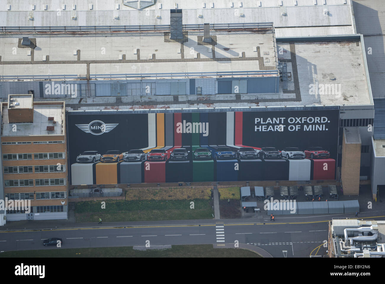 Eine Luftaufnahme des ein Werbeschild im BMW Mini-Werk Oxford Stockfoto