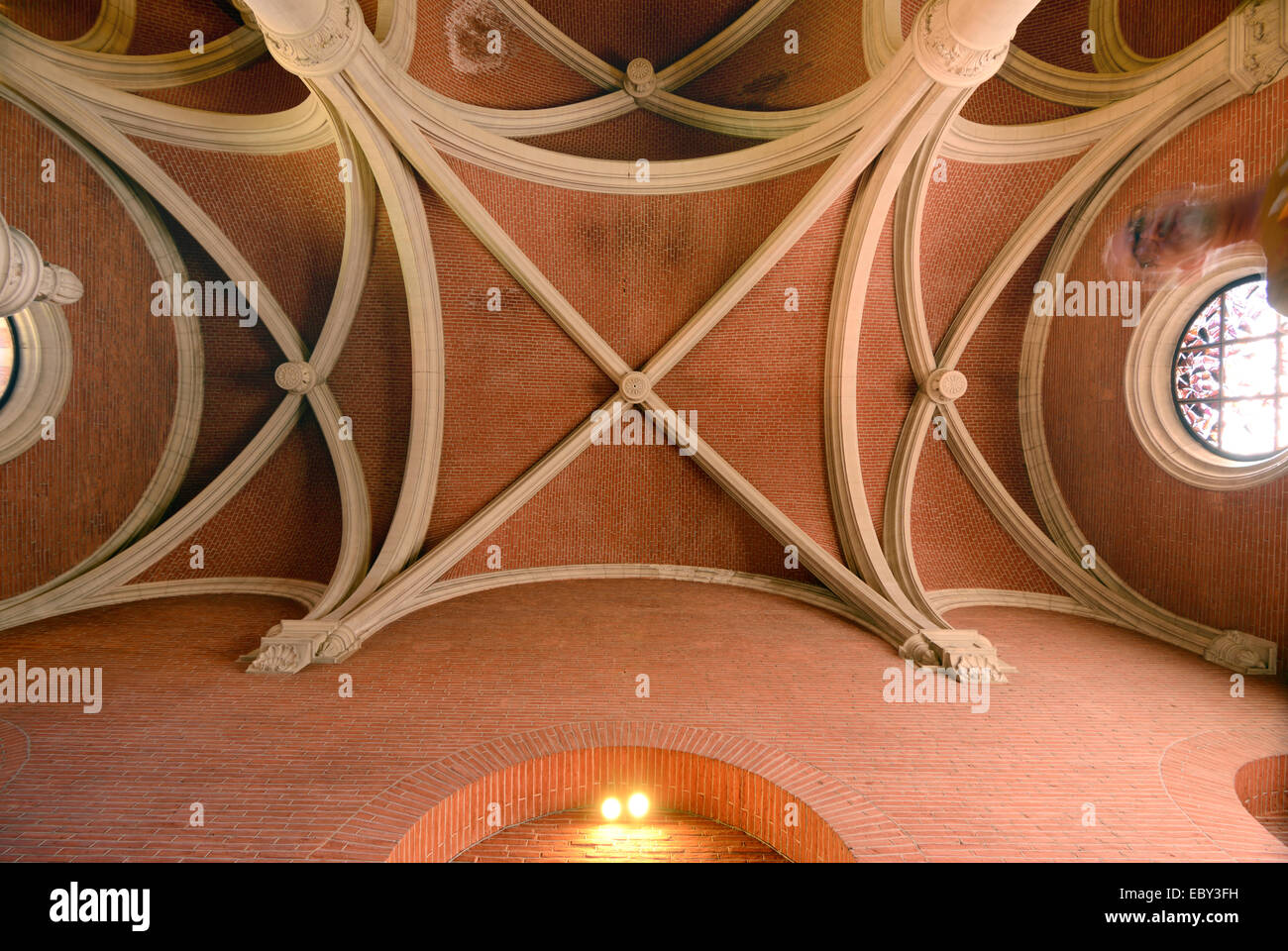 Gerippte gotische Decke des Musée des Augustins Museums im ehemaligen Augustiner-Kloster Toulouse Haute-Garonne Frankreich Stockfoto