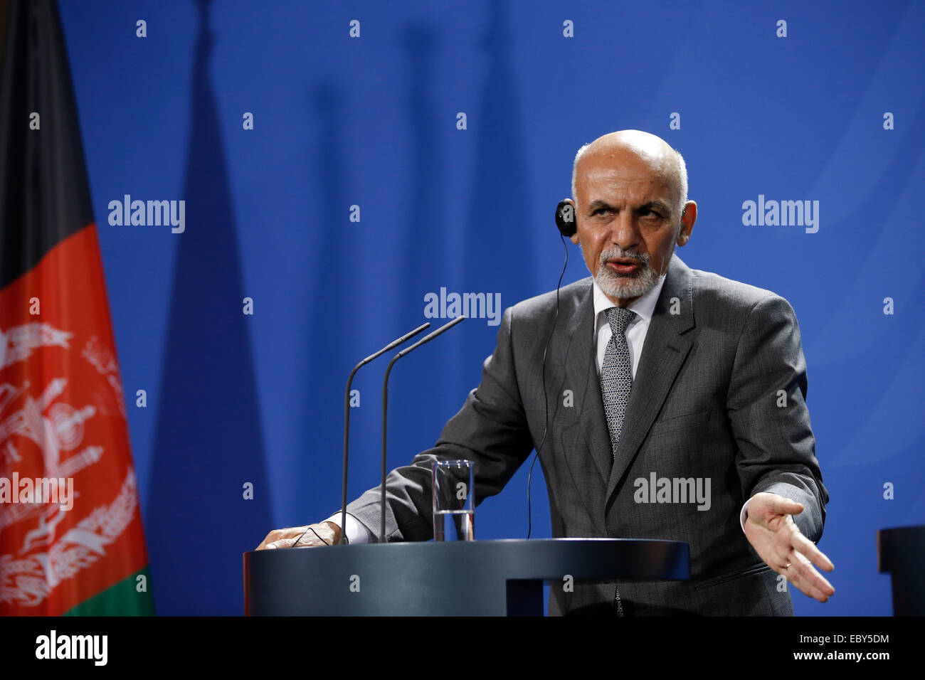 Berlin Deutschland 5 Dezember 2014 Aschraf Ghani Ahmadsai Prasident Von Afghanistan Und Die Deutsche Bundeskanzlerin Angela Merkel Cdu Geben Eine Gemeinsame Pressekonferenz Nach Dem Treffen Im Bundeskanzleramt Ondecember 05 2014 In Berlin
