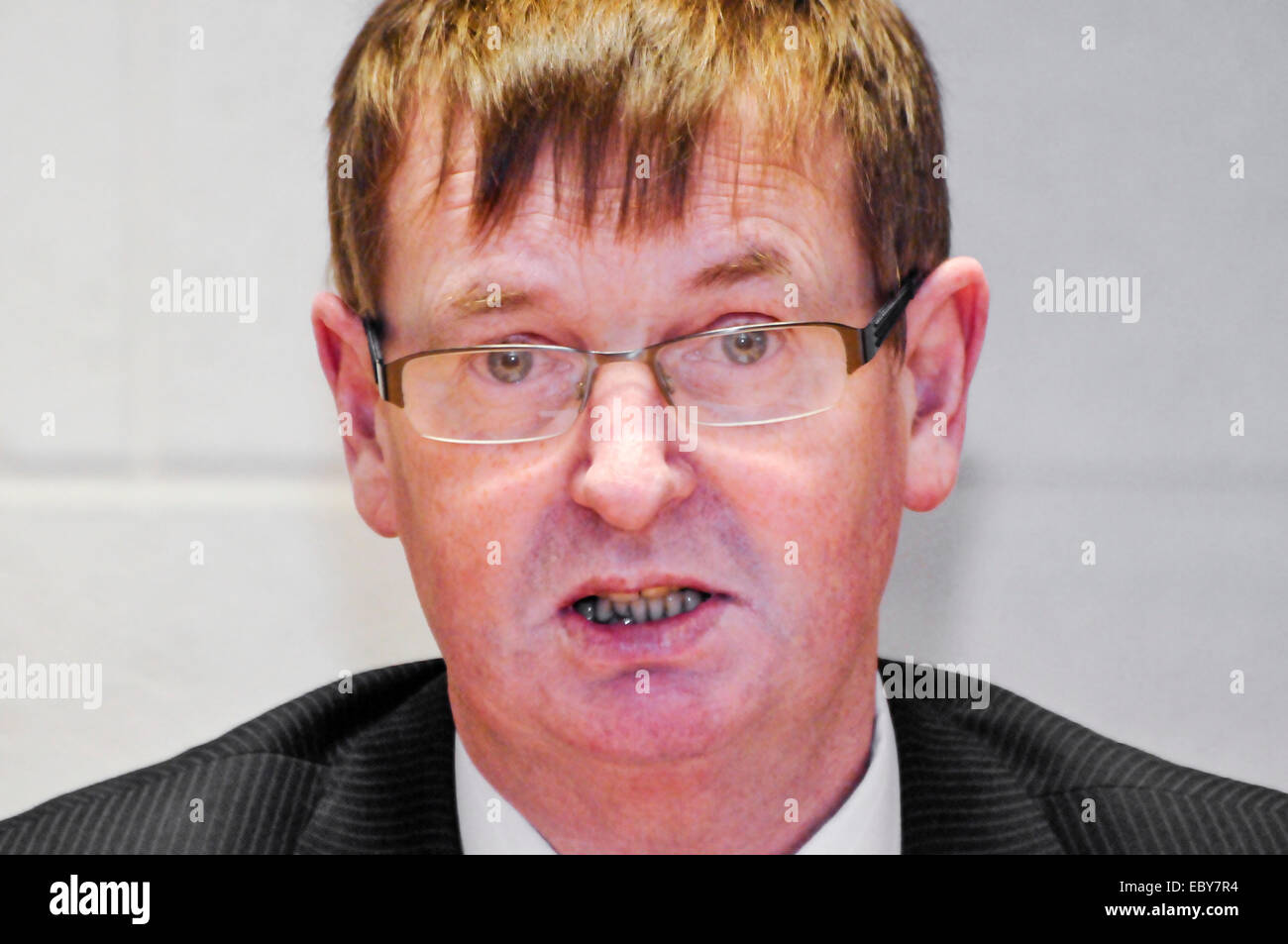 Belfast, Nordirland, Vereinigtes Königreich. 5. Dezember 2014. Nordirland Opfer Kämpferin Willie Frazer.  Bildnachweis: Stephen Barnes/Alamy Live-Nachrichten Stockfoto