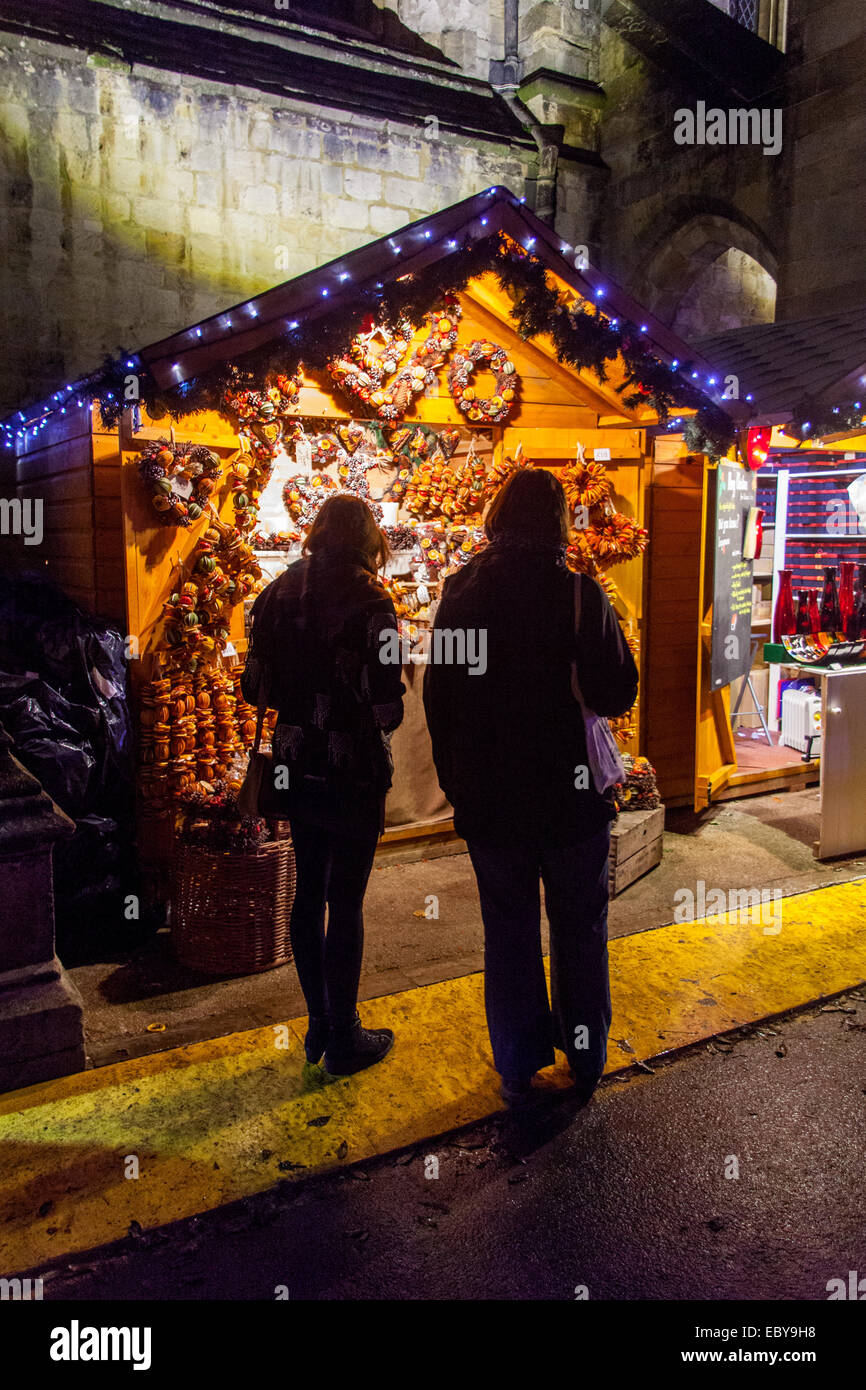 Winchester Cathedral Christmas Market, Hampshire, England, Großbritannien. Stockfoto