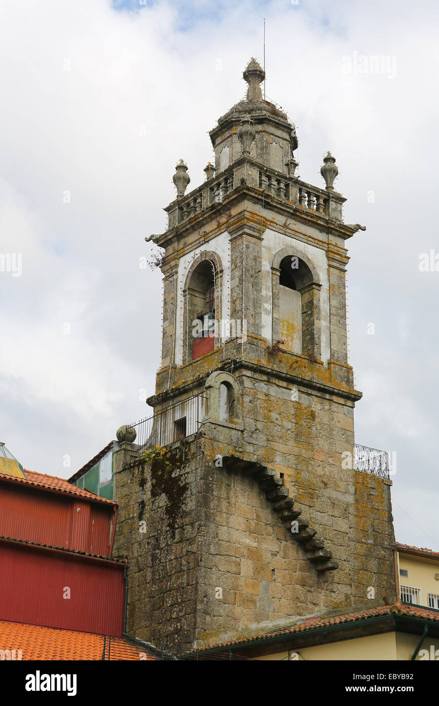 Turm der Igreja da Lapa in Braga, Portugal, gebaut im Jahre 1757. Stockfoto