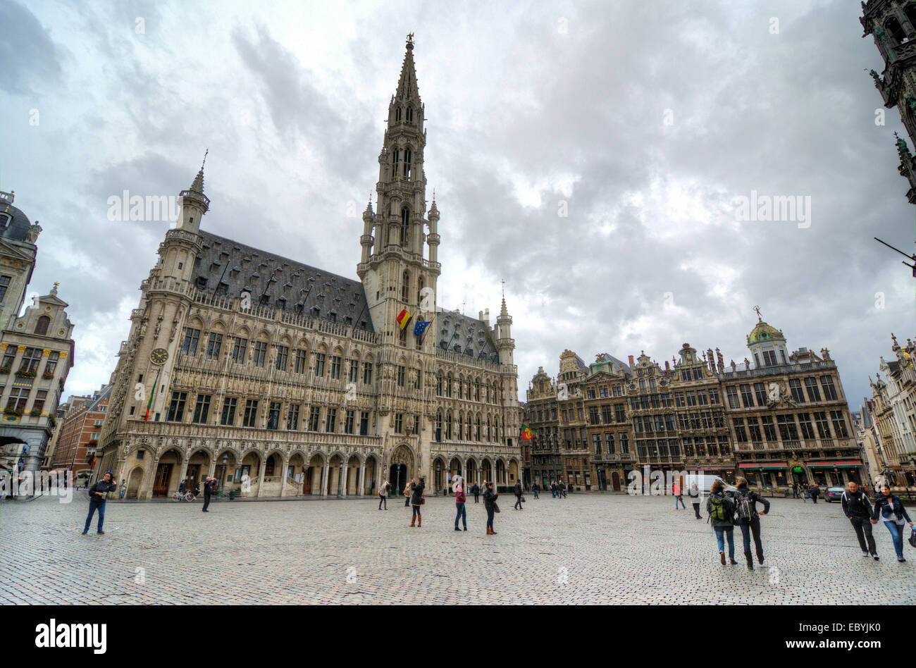 Brüssel, Belgien - 27 Oktober: Häuser des berühmten Grand Place am 27. Oktober 2013, Brüssel, Belgien. Die Grand Place hieß Stockfoto