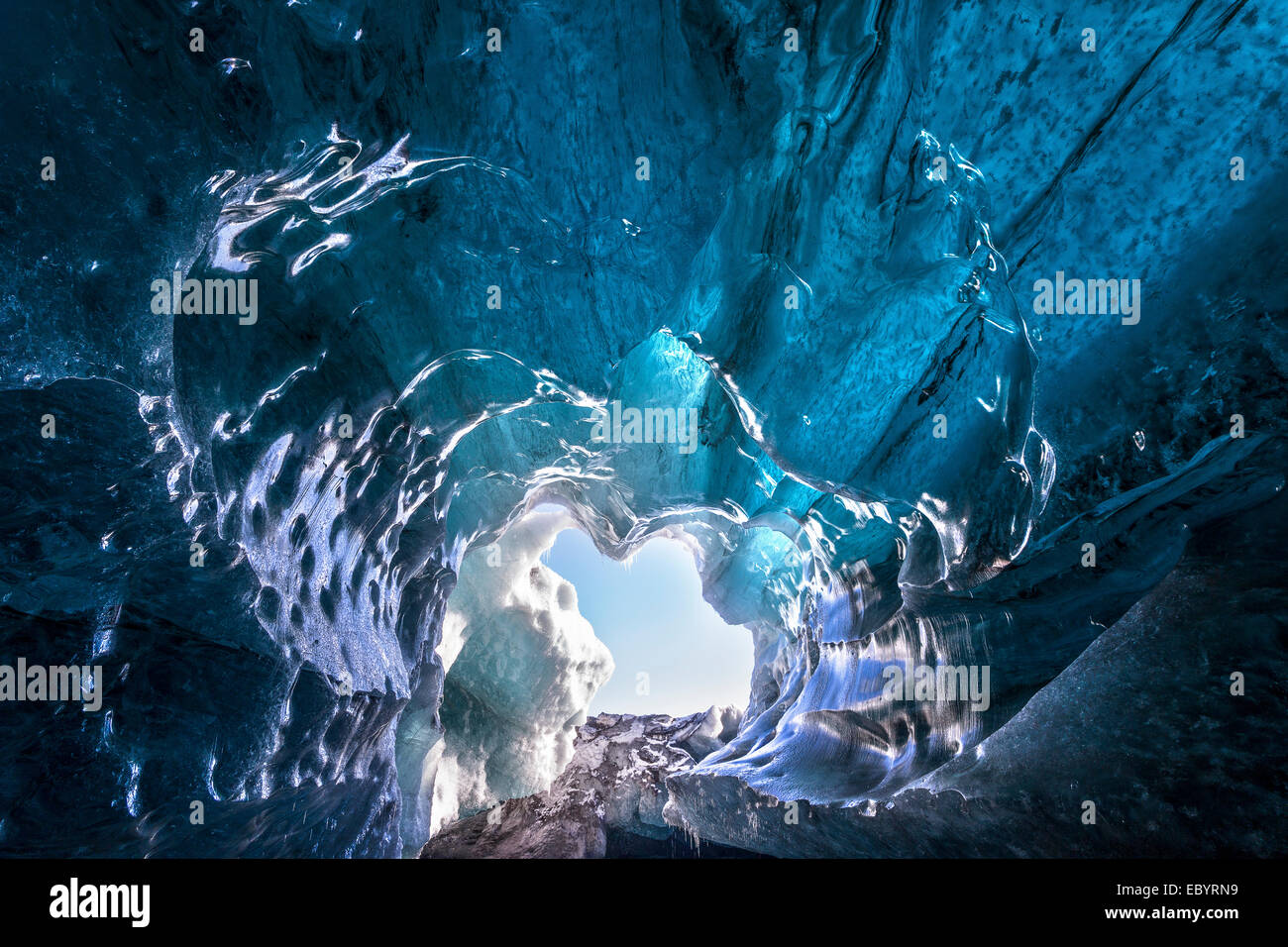 Blick von innen eine Eishöhle unter Vatnajoekull Gletscher, Island, Europa Stockfoto