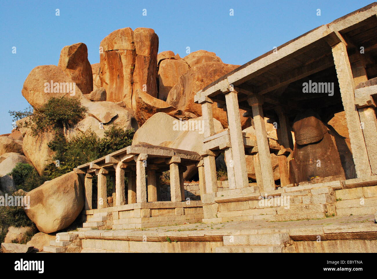 Der Tempel und der Fels Stockfoto