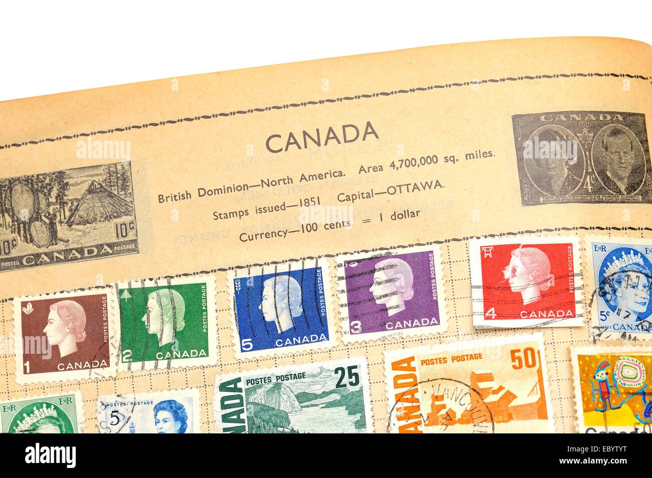 Eine alte vollständig illustrierte Briefmarken-Album mit Briefmarken aus Kanada Stockfoto