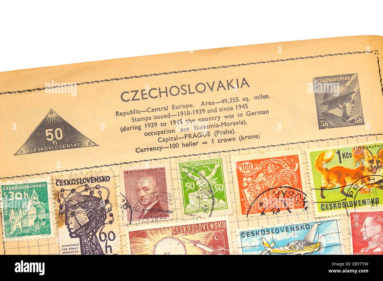 Eine alte vollständig illustrierte Briefmarken-Album mit Briefmarken aus der Tschechoslowakei Stockfoto