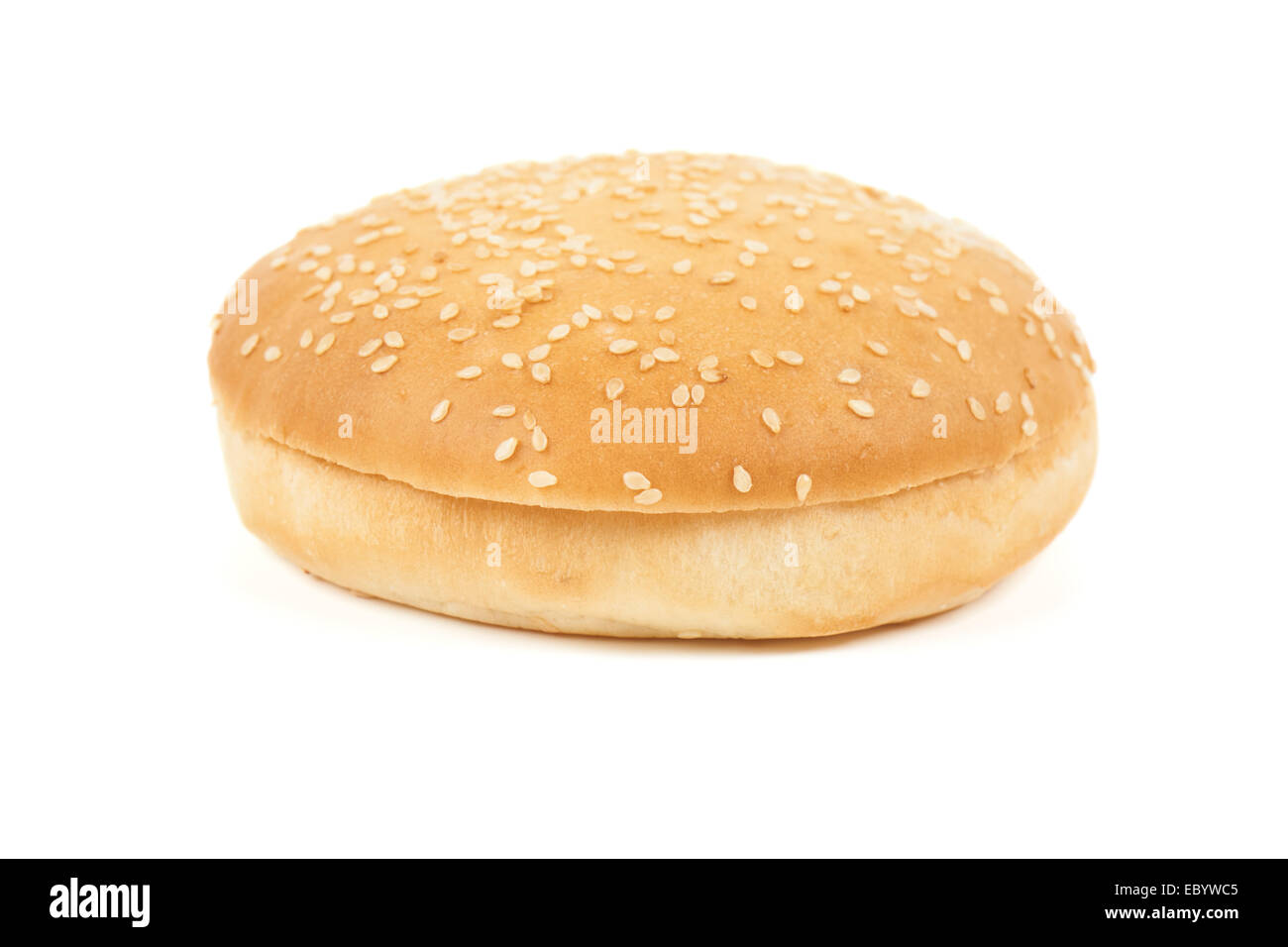 Ein Brötchen für Hamburger isoliert auf weiss Stockfoto