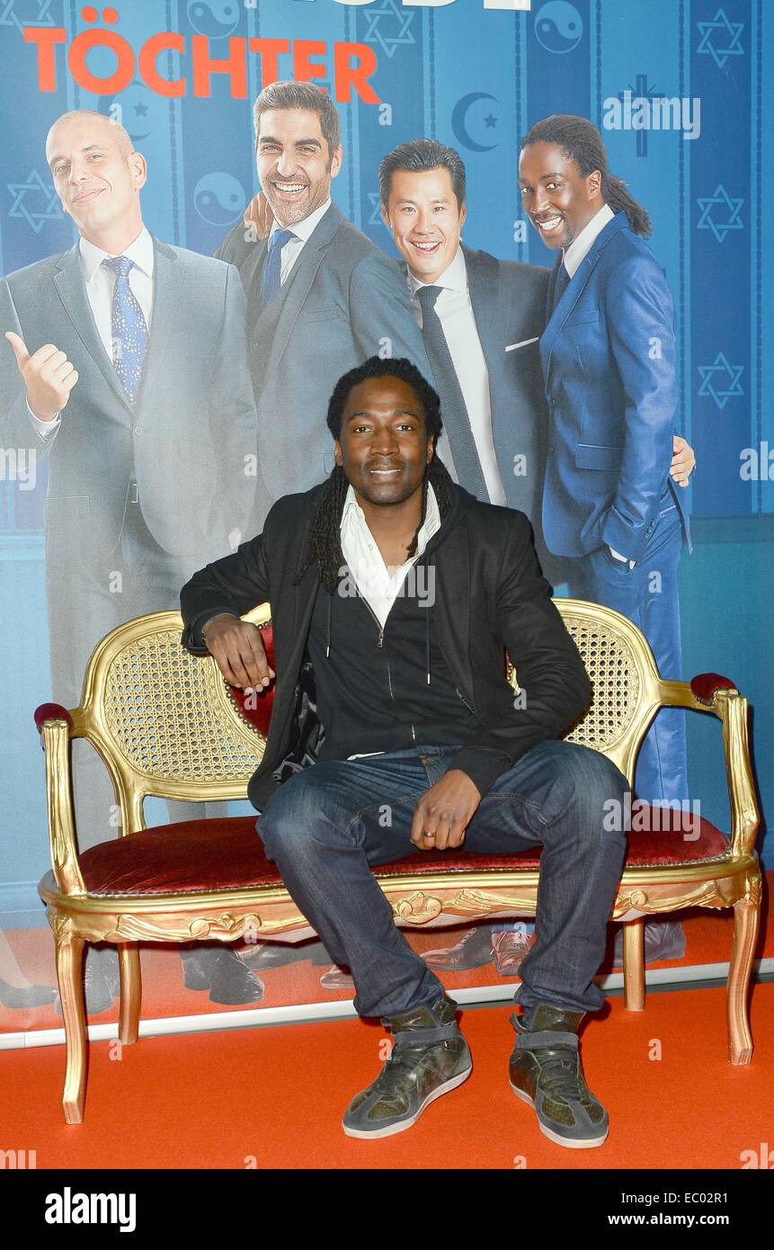 Berlin, Deutschland. 5. Dezember 2014. Französischer Schauspieler Noom Diawara besucht die Verleihung der "Goldene Leinwand" (lit.) "Goldenen Bildschirm") in der Kulturbrauerei in Berlin, Deutschland, 5. Dezember 2014. Diese Jahre Award geht an der französischen Komödie "Serielle (schlecht) Hochzeiten". Foto: Britta Pedersen/Dpa/Alamy Live News Stockfoto