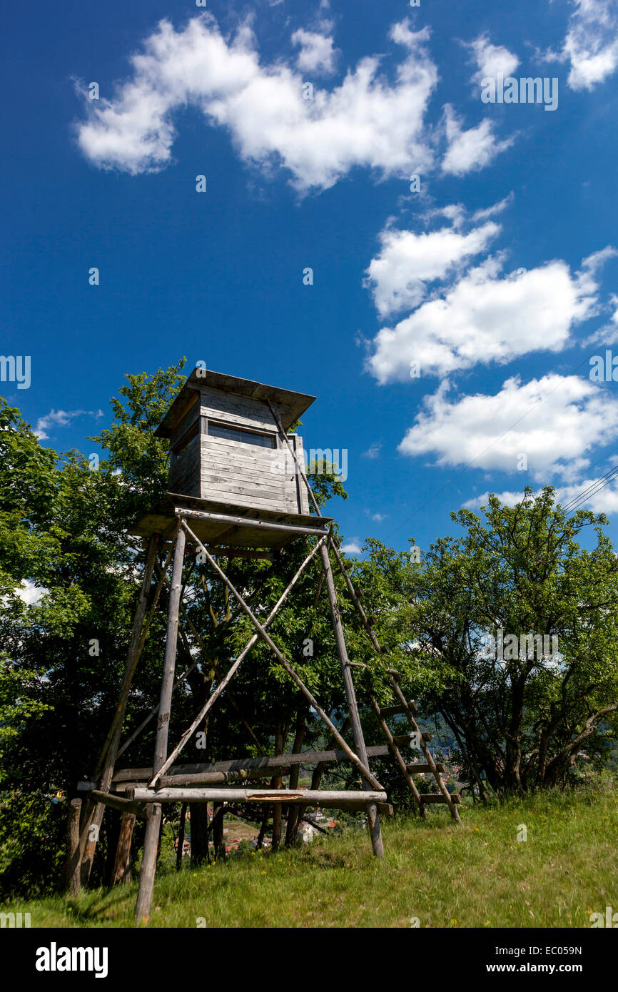 Hölzerne Jagd verstecken am Rande des Waldes, Tschechische Republik Stockfoto