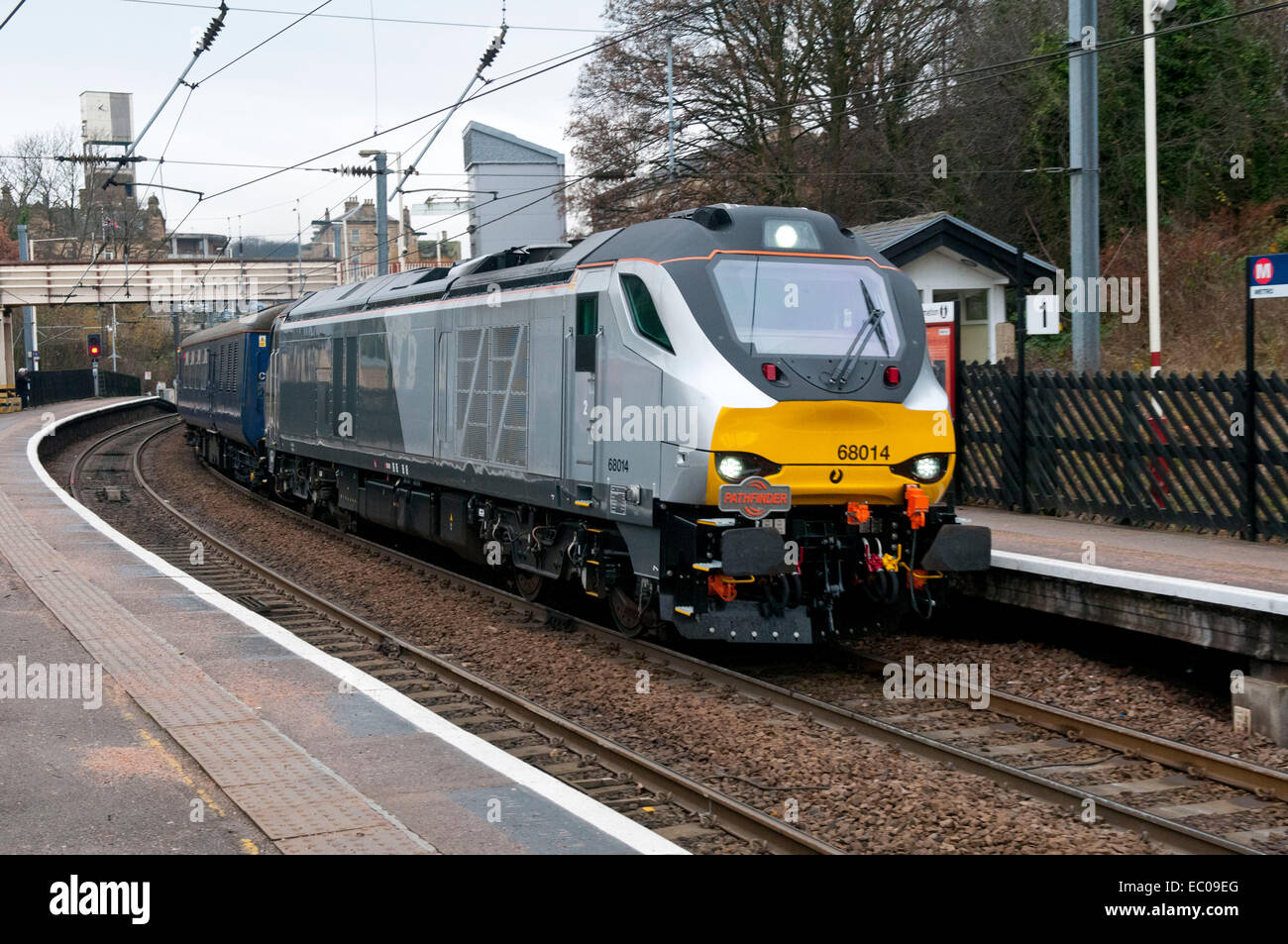 Yuletide Yorkshire Explorer Bahn Tour von Pathfinder Tours gezogen von DRS loco 68014 bei Shipley Stockfoto