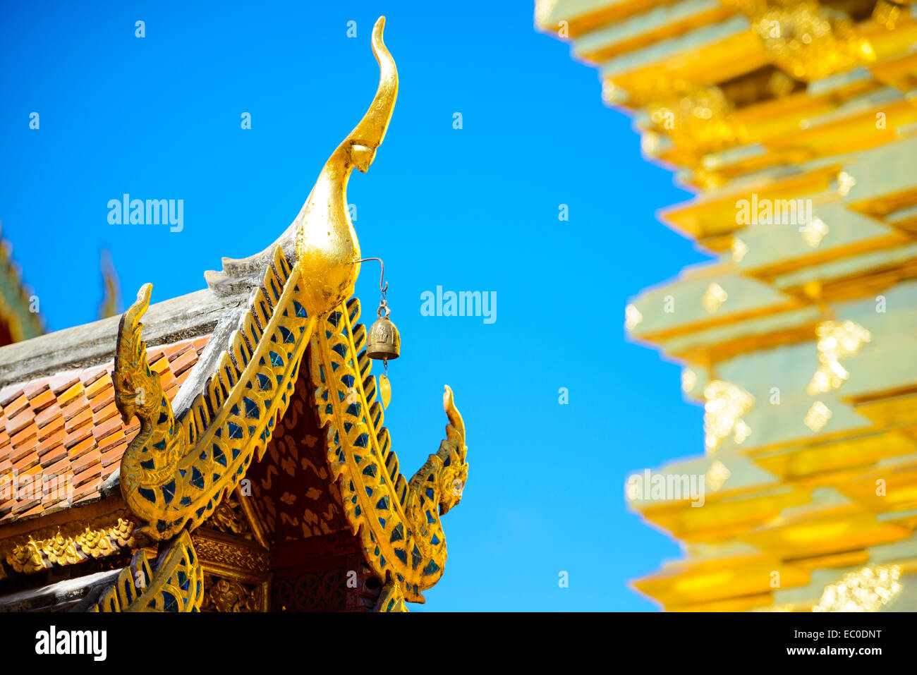 Dach des Tempels Wat Phra, die Doi Suthep Stockfoto