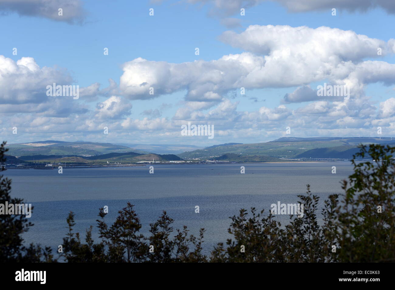 Blick über die Bucht von Swansea und mögliche Lage der Gezeitenlagune in der Nähe des Hafeneingangs Stockfoto