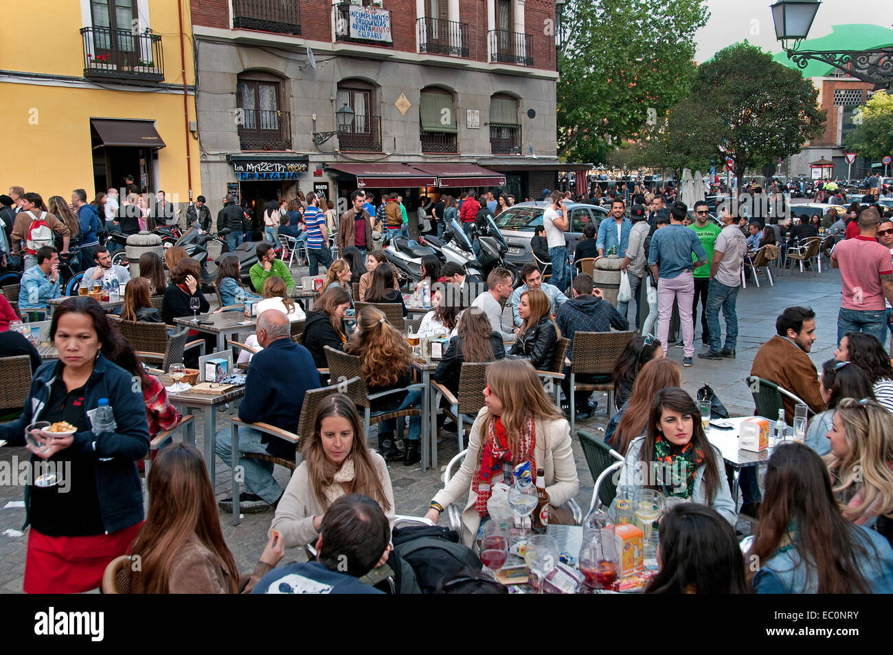 Tapas-Bars in der Calle De La Cava Baja im Quartier La Latina, Madrid, Spanien Stockfoto