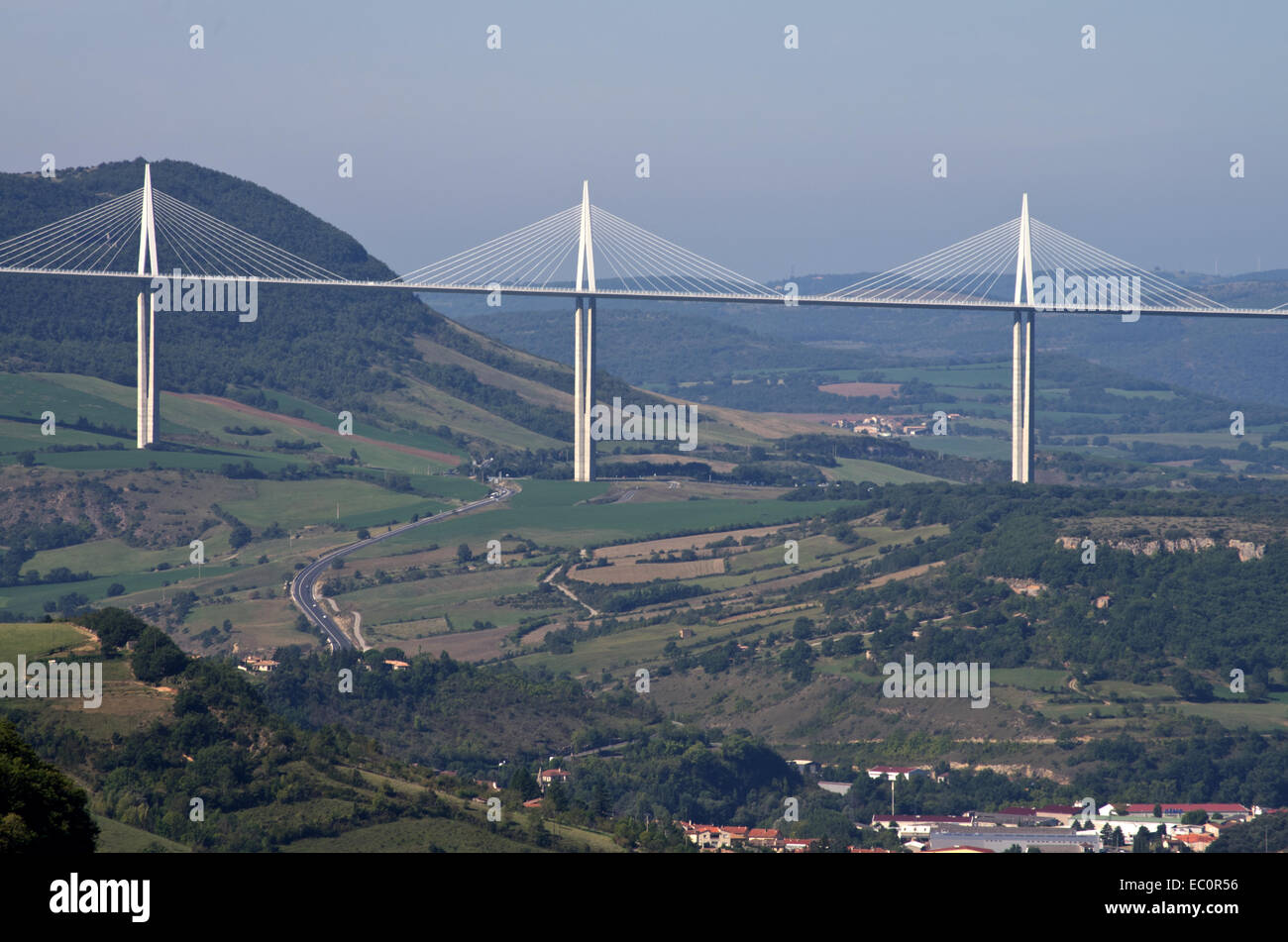 Millau und seine Viadukt Stockfoto