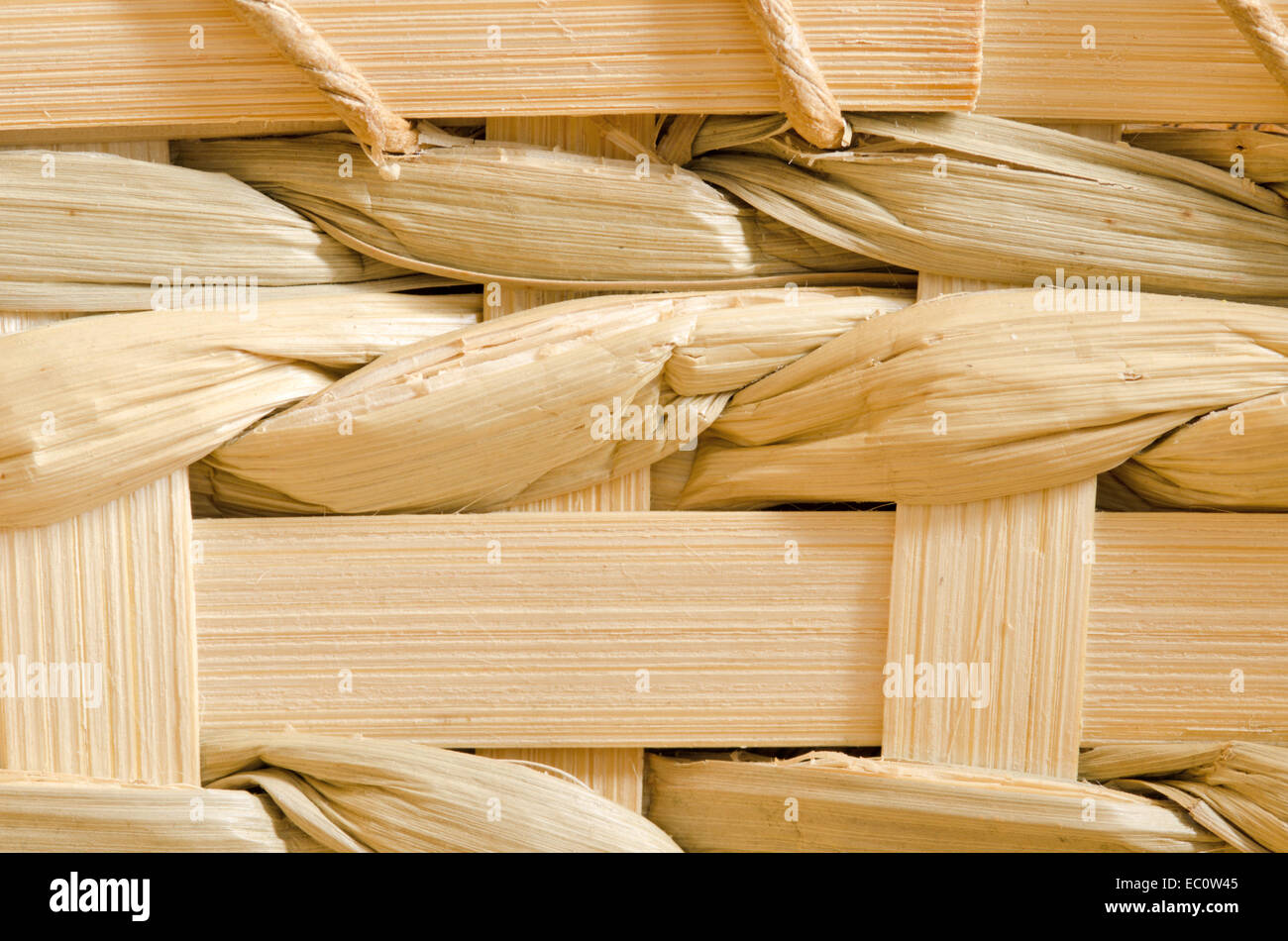 Ein Makro Nahaufnahme von Holz Korb Flechten Getreide für den Hintergrund oder Kopie. Stockfoto