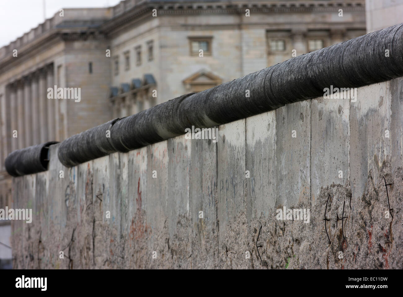 Teil der Berliner Mauer neben der Topographie des Terrors. Stockfoto