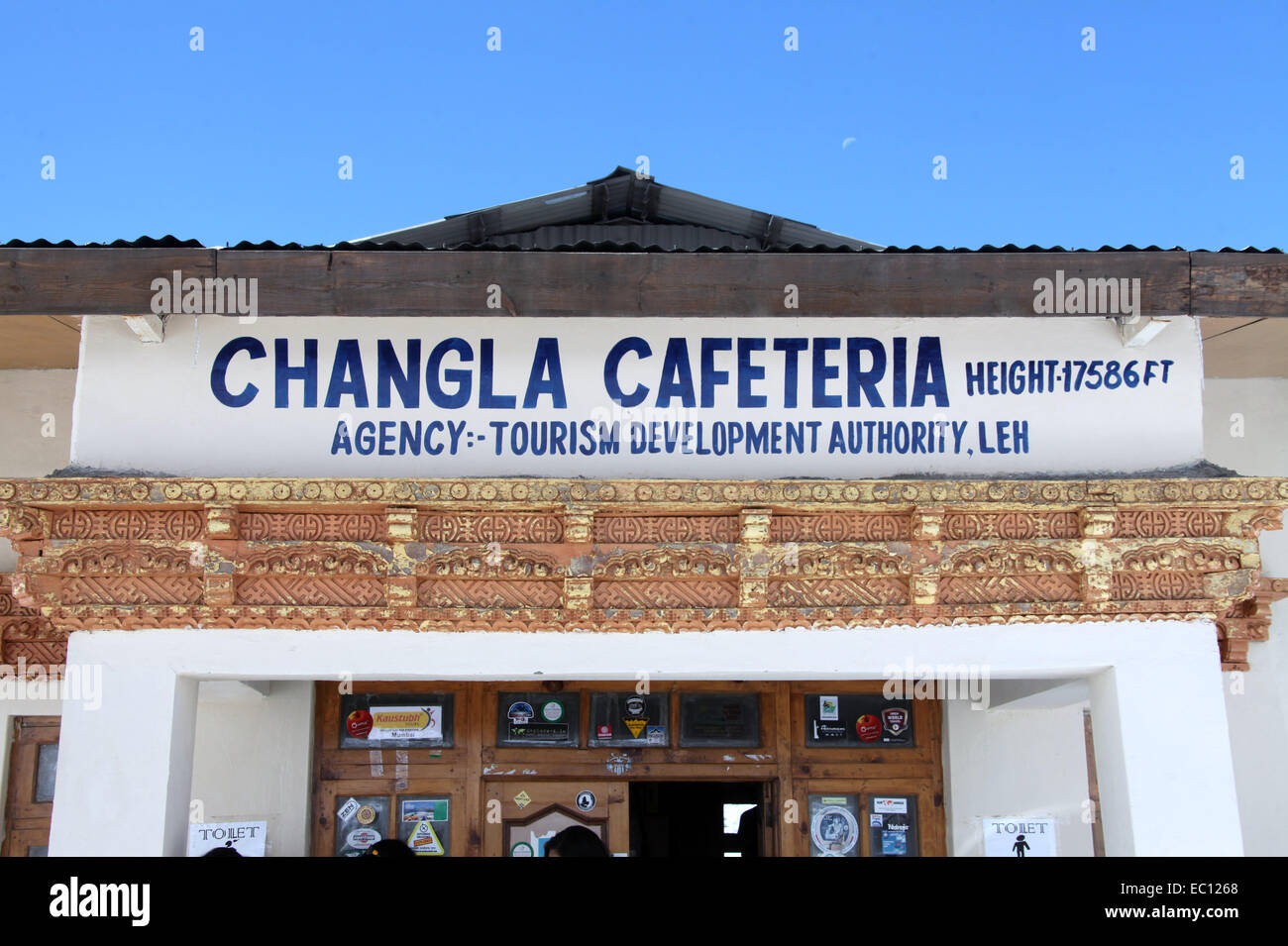 Cafe am Chang La Pass in Ladakh ist die dritte höchste befahrbare Pass der Welt Stockfoto