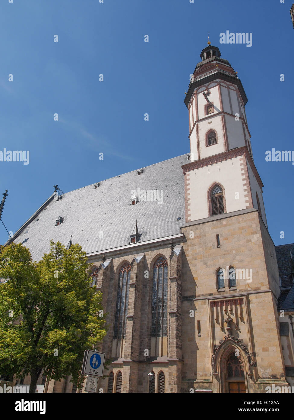 Thomaskirche St. Thomas Church in Leipzig Deutschland Johann Sebastian Bach als Kapellmeister und der aktuellen Position arbeitete Stockfoto