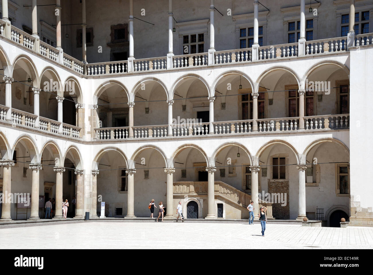 Hof das Königsschloss auf dem Wawel Hügel von Krakau in Polen. Stockfoto