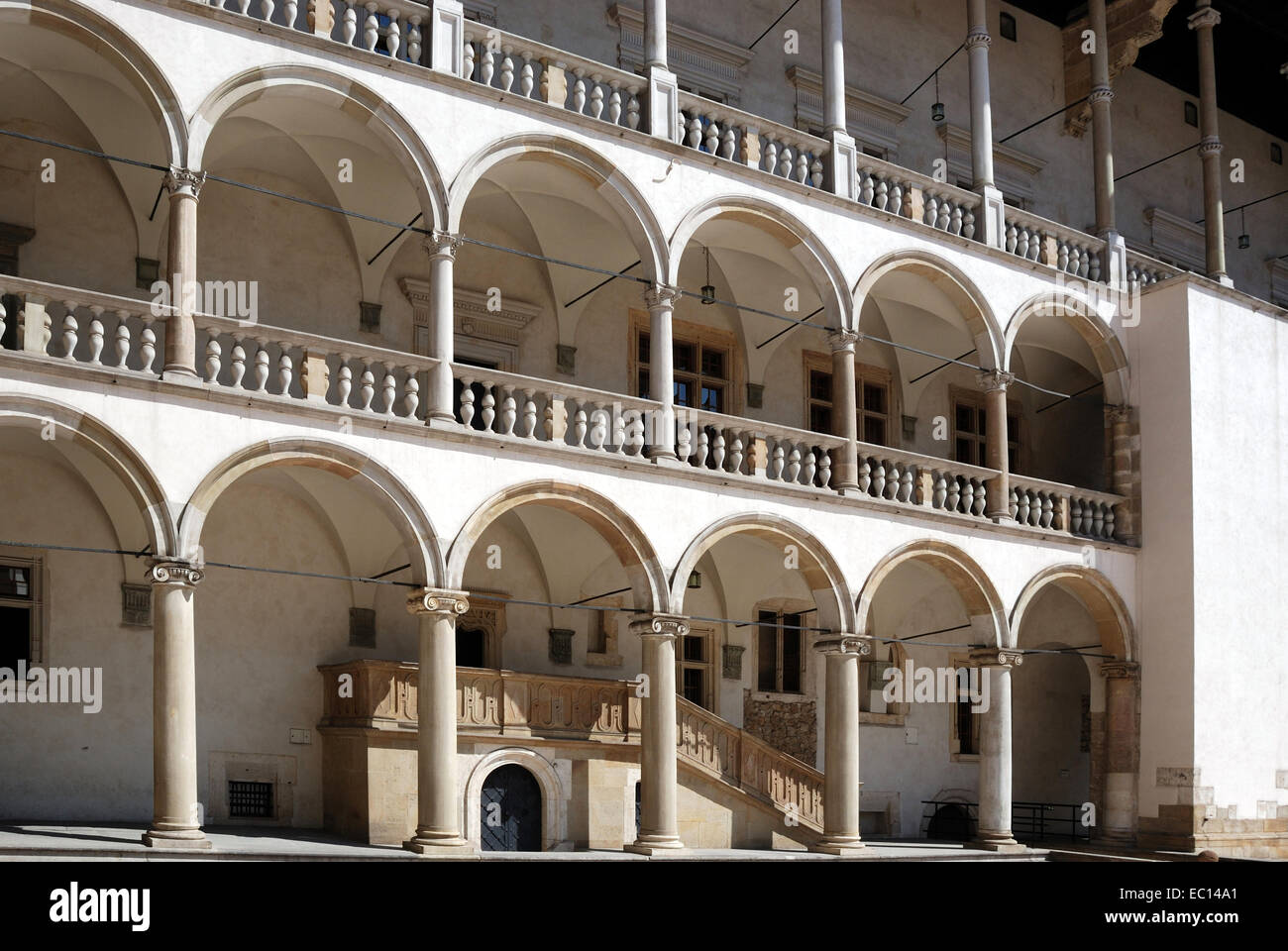 Hof das Königsschloss auf dem Wawel Hügel von Krakau in Polen. Stockfoto