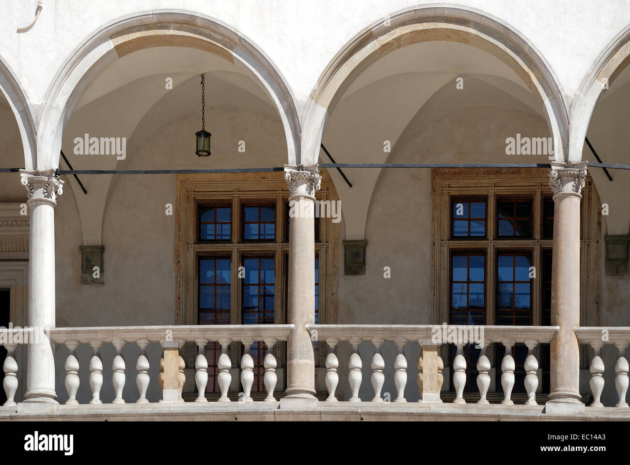 Hof das Königsschloss auf dem Wawel Hügel von Krakau in Polen. Stockfoto