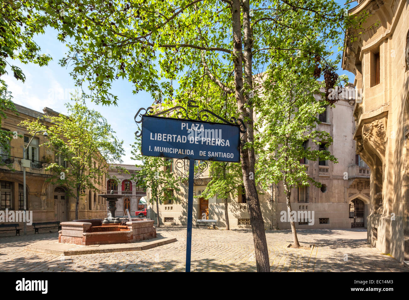 Plaza Libertad de Prensa Santiago Chile. Freiheit der Presse Platz in Barrio Concha y Toro. Ehemals Plazoleta Du Pont. Stockfoto