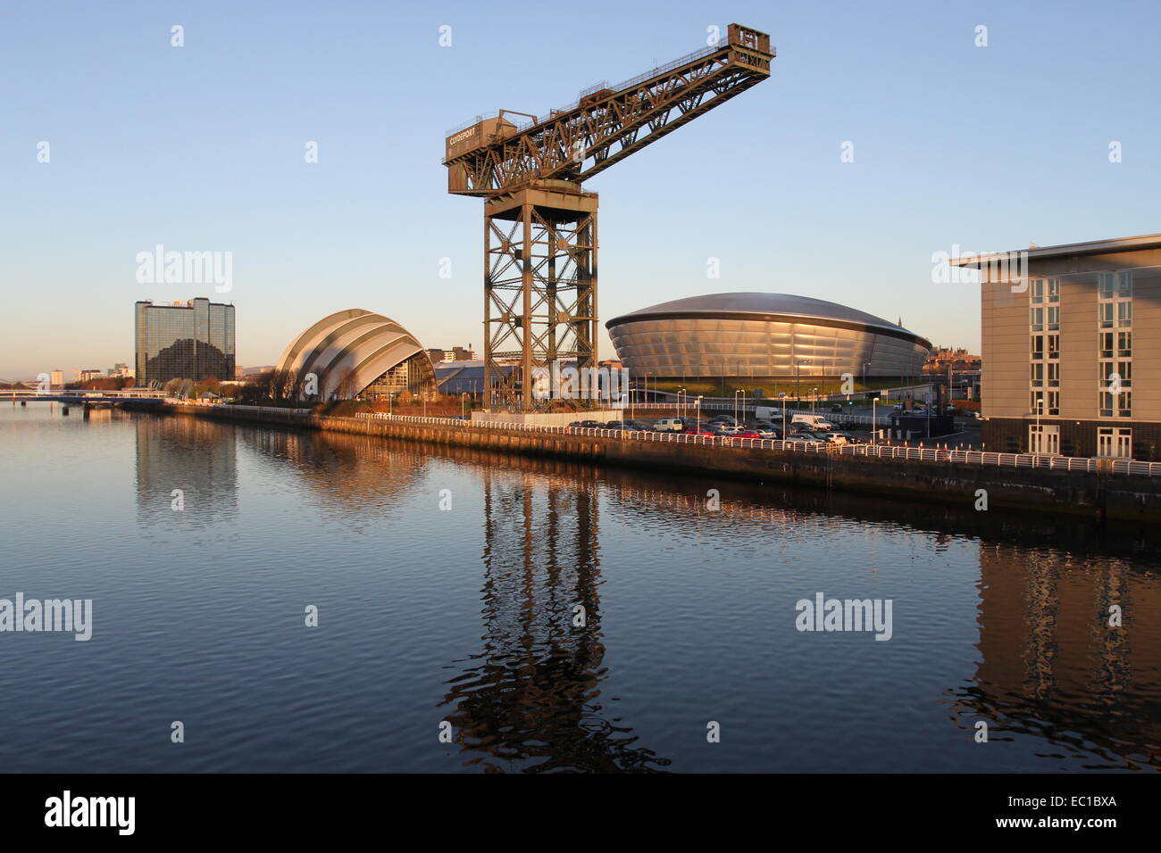 Gürteltier, The Hydro und Finnieston Crane in der Abenddämmerung Glasgow Schottland Dezember 2014 Stockfoto