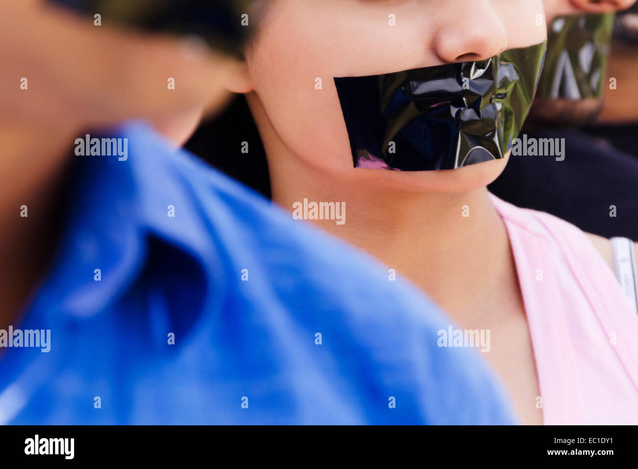 indische Freunde Gruppe Massen Pflaster Stockfoto