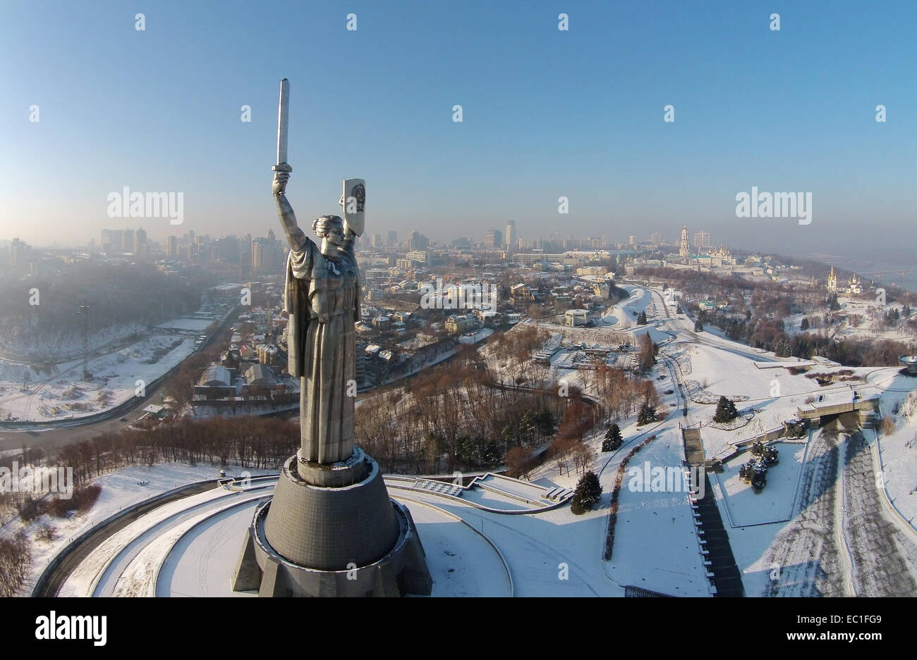 Luftaufnahme des Mutterlandes Denkmal in Kiew, Ukraine Stockfoto