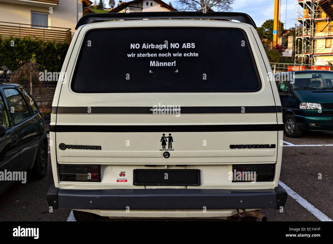 Keine schriftliche Nachricht auf Rückseite des weißen van airbags Stockfoto