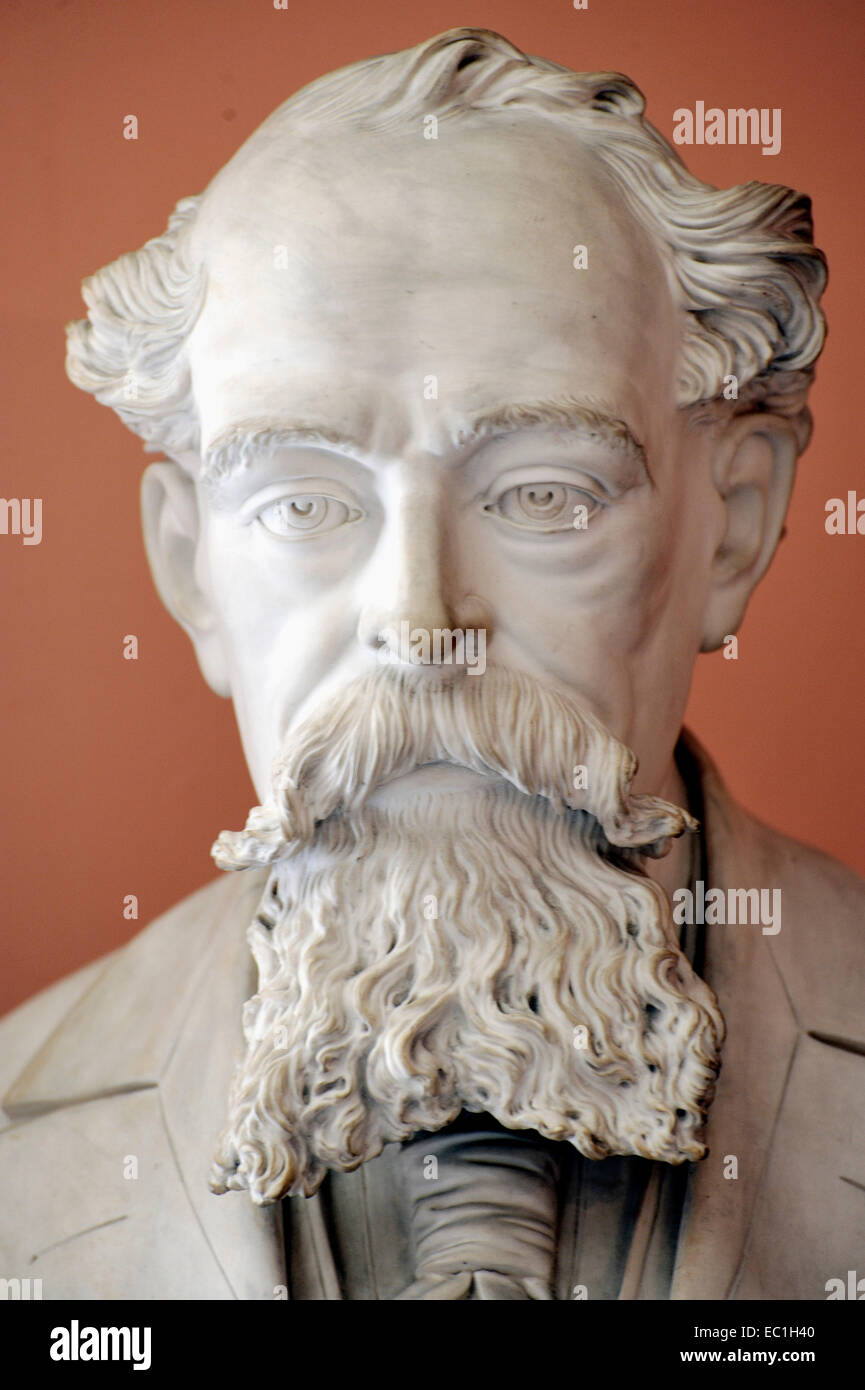 Büste von Charles Dickens im mittleren Alter. An das Charles Dickens Birthplace Museum; 393 alte Handelsstraße, Portsmouth, PO1 4QL; Stockfoto