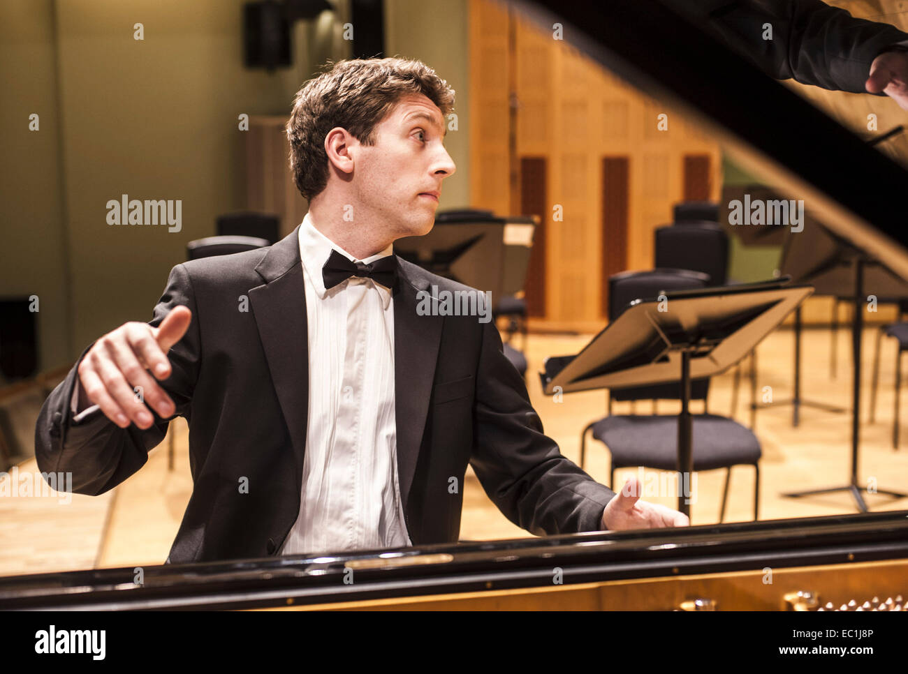 Finghin Collins, Konzertpianist. Proben mit RTE Symphony Orchestra in der National Concert Hall in Dublin. Gewinner der Stockfoto